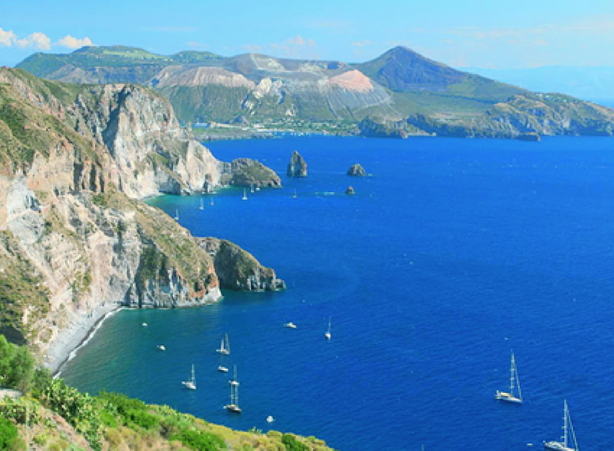Exclusive day cruises and sailing excursions around Lipari, Aeolian Islands