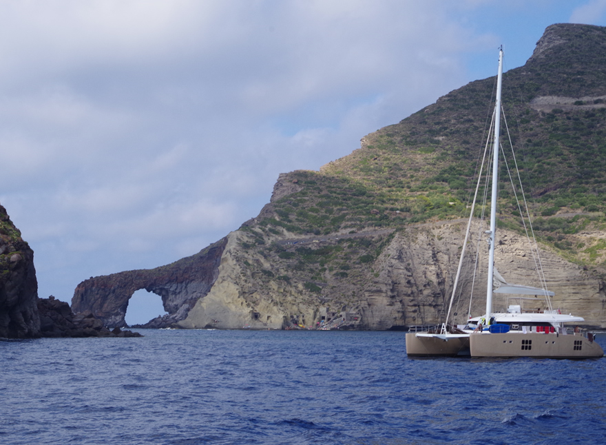 Exclusive day tours and boat excursions around Salina and Lipari, Aeolian Islands